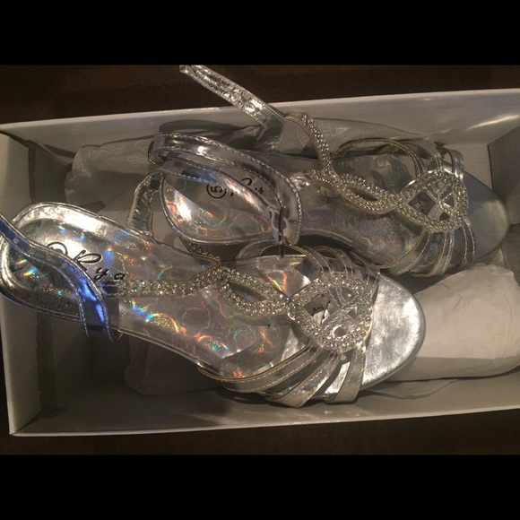 Gil’s shoes - Picture 2 of 2